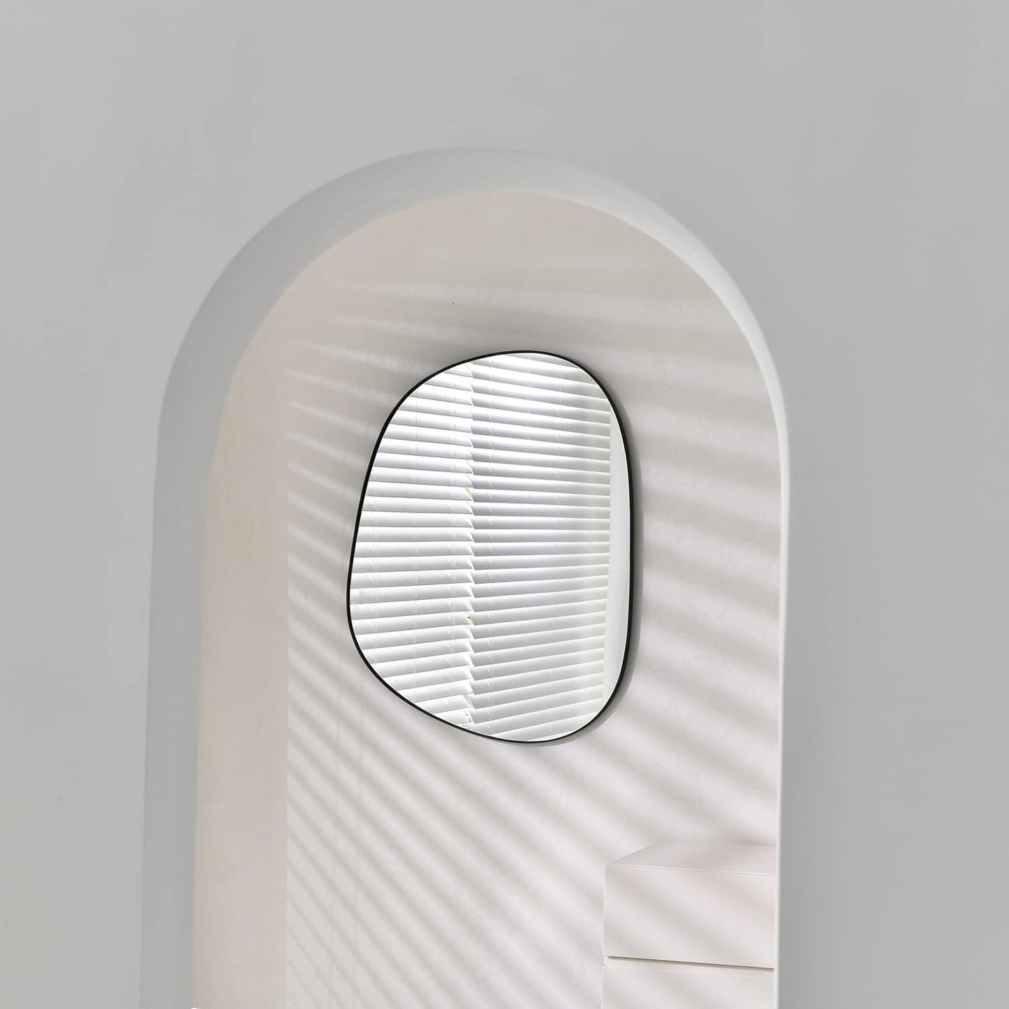 Asymmetrical Wall Mirror 21"*27"